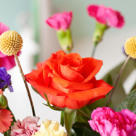 Flair - kleurrijk brievenbusboeket